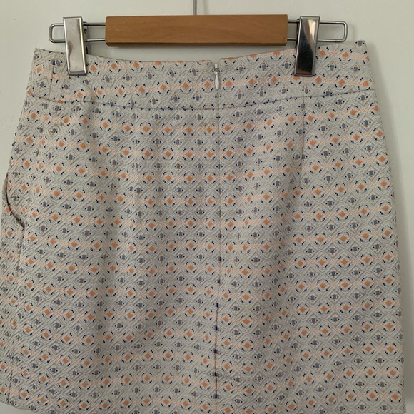 Club Monaco mini skirt - Picture 3 of 3